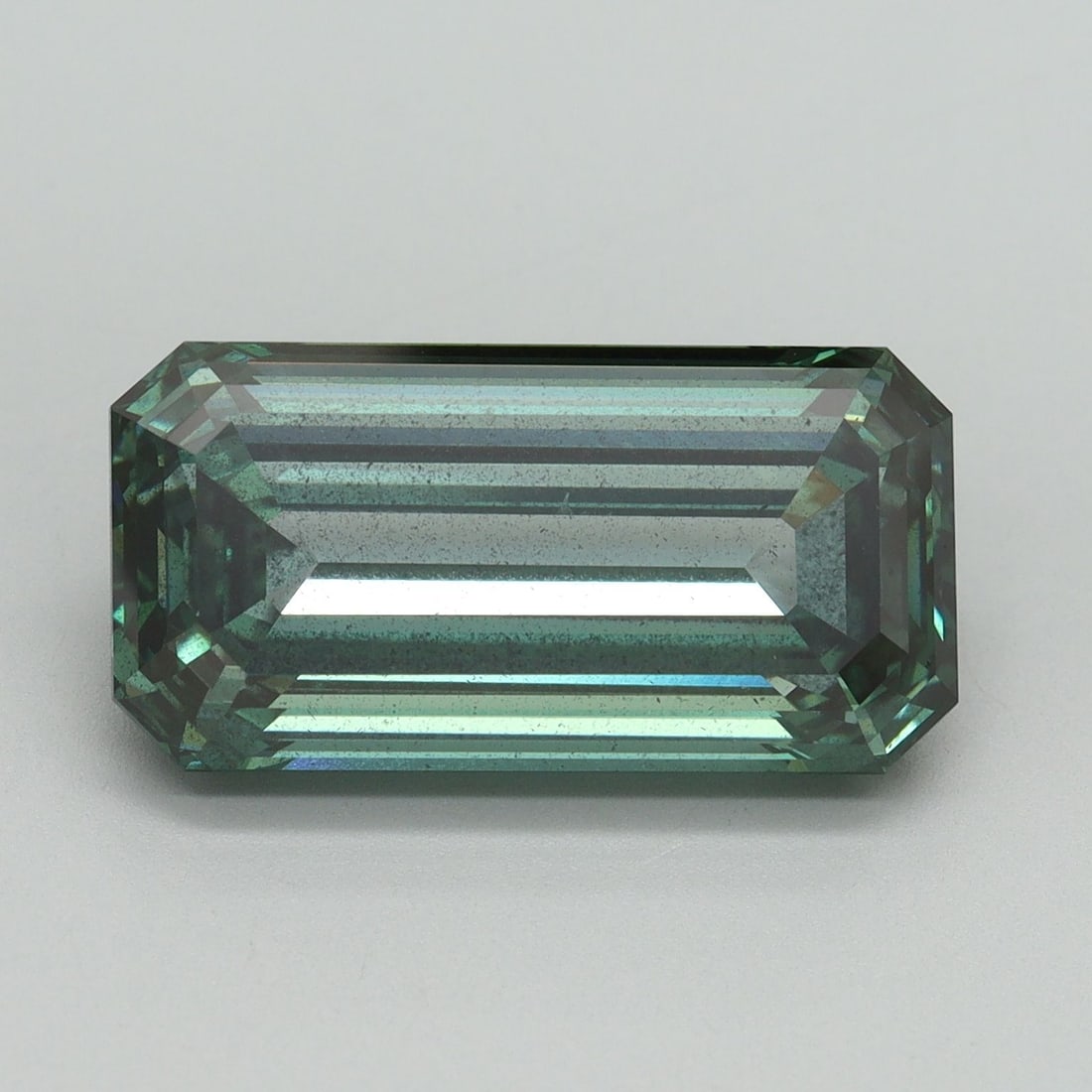 Loose Diamond - EMERALD 7.02ct Fancy Intense Green SI2: Loose Diamond - EMERALD 7.02ct Fancy Intense Green SI2 Source: This is a real non-mined Diamond that has been grown in a lab Shape: EMERALD Carats: 7.02 Color: Fancy Intense Green Certification: IGI