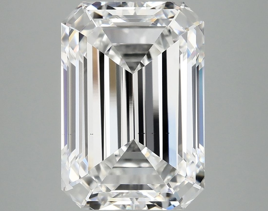 Loose Diamond - EMERALD 6.89ct E VS2: Loose Diamond - EMERALD 6.89ct E VS2 Source: This is a real non-mined Diamond that has been grown in a lab Shape: EMERALD Carats: 6.89 Color: E Clarity: VS2 Certification: IGI Video: