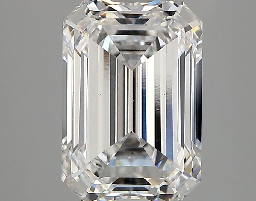 Loose Diamond - EMERALD 2.75ct E VS1: Loose Diamond - EMERALD 2.75ct E VS1 Source: This is a real non-mined Diamond that has been grown in a lab Shape: EMERALD Carats: 2.75 Color: E Clarity: VS1 Certification: IGI Video: