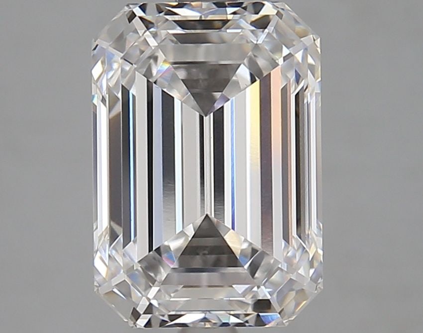 Loose Diamond - EMERALD 4.1ct D VVS2: Loose Diamond - EMERALD 4.1ct D VVS2 Source: This is a real non-mined Diamond that has been grown in a lab Shape: EMERALD Carats: 4.1 Color: D Clarity: VVS2 Certification: GIA Video: