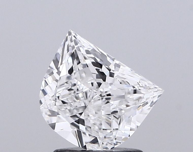 Loose Diamond - HALF MOON 1.09ct E VS1: Loose Diamond - HALF MOON 1.09ct E VS1 Source: This is a real non-mined Diamond that has been grown in a lab Shape: HALF MOON Carats: 1.09 Color: E Clarity: VS1 Certification: IGI Video: