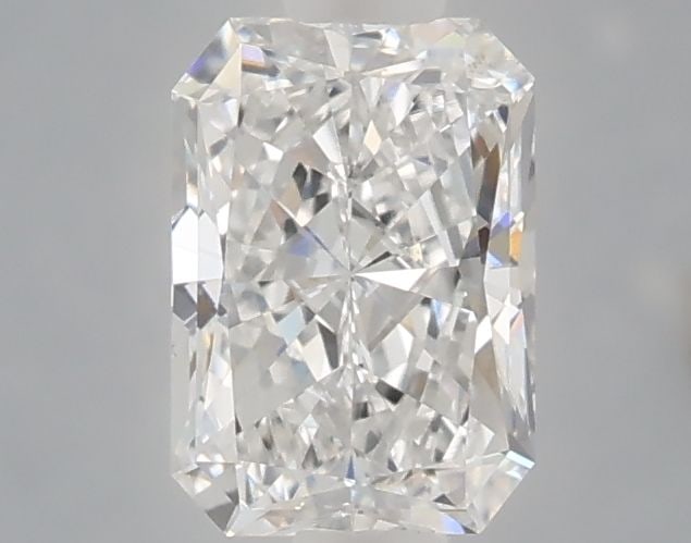 Loose Diamond - RADIANT 1.01ct E VS1: Loose Diamond - RADIANT 1.01ct E VS1 Source: This is a real non-mined Diamond that has been grown in a lab Shape: RADIANT Carats: 1.01 Color: E Clarity: VS1 Certification: NONE Video: Video Link