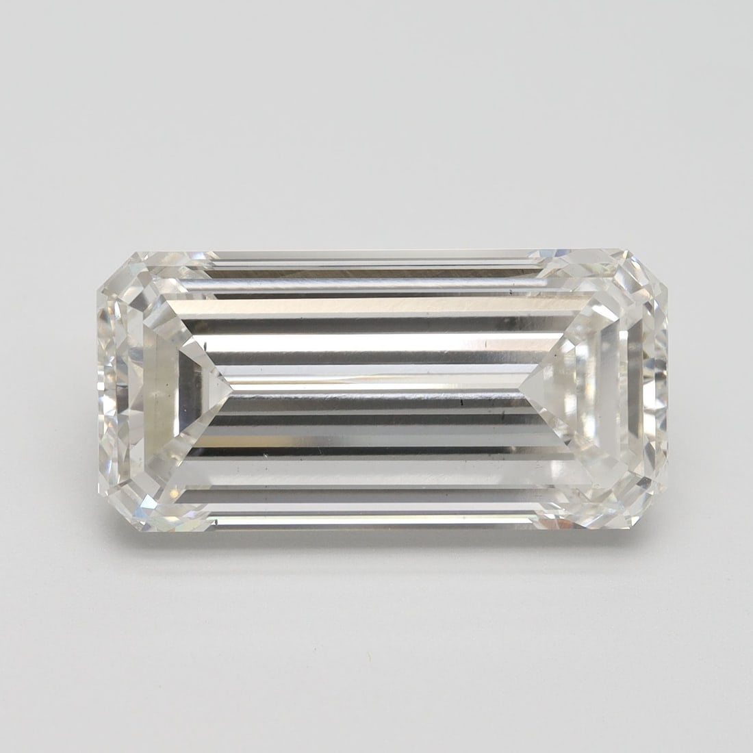 Loose Diamond - EMERALD 10.01ct I VS2: Loose Diamond - EMERALD 10.01ct I VS2 Source: This is a real non-mined Diamond that has been grown in a lab Shape: EMERALD Carats: 10.01 Color: I Clarity: VS2 Certification: IGI Video: