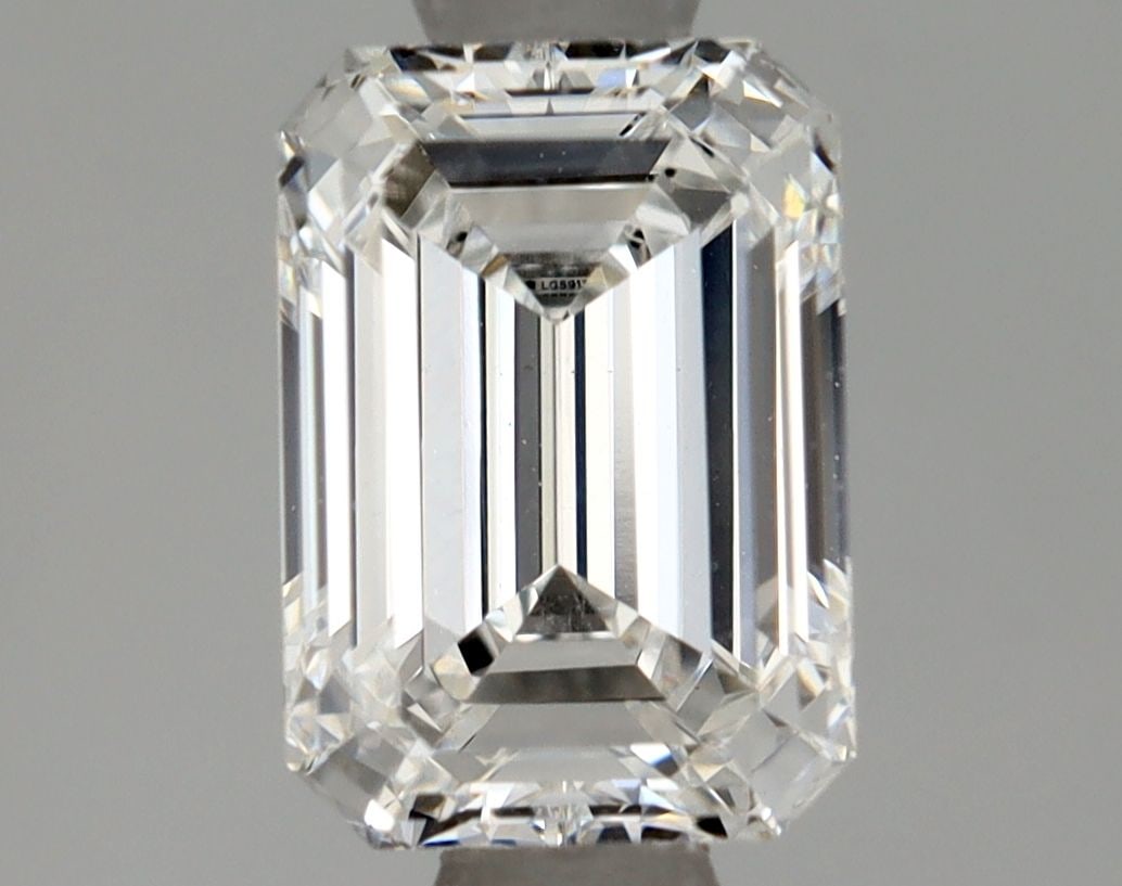 Loose Diamond - EMERALD 1.1ct E VVS2: Loose Diamond - EMERALD 1.1ct E VVS2 Source: This is a real non-mined Diamond that has been grown in a lab Shape: EMERALD Carats: 1.1 Color: E Clarity: VVS2 Certification: IGI Video: Video Link