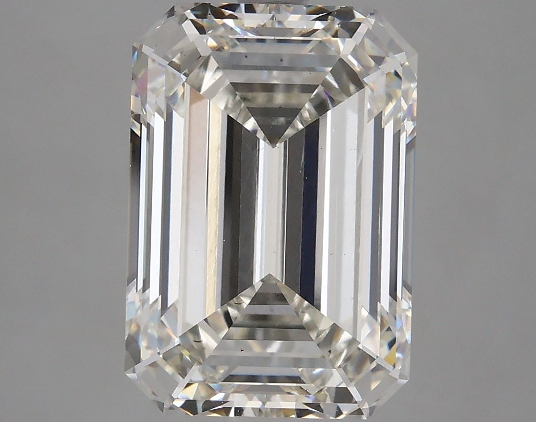 Loose Diamond - EMERALD 6.11ct H VS2: Loose Diamond - EMERALD 6.11ct H VS2 Source: This is a real non-mined Diamond that has been grown in a lab Shape: EMERALD Carats: 6.11 Color: H Clarity: VS2 Certification: IGI Video: