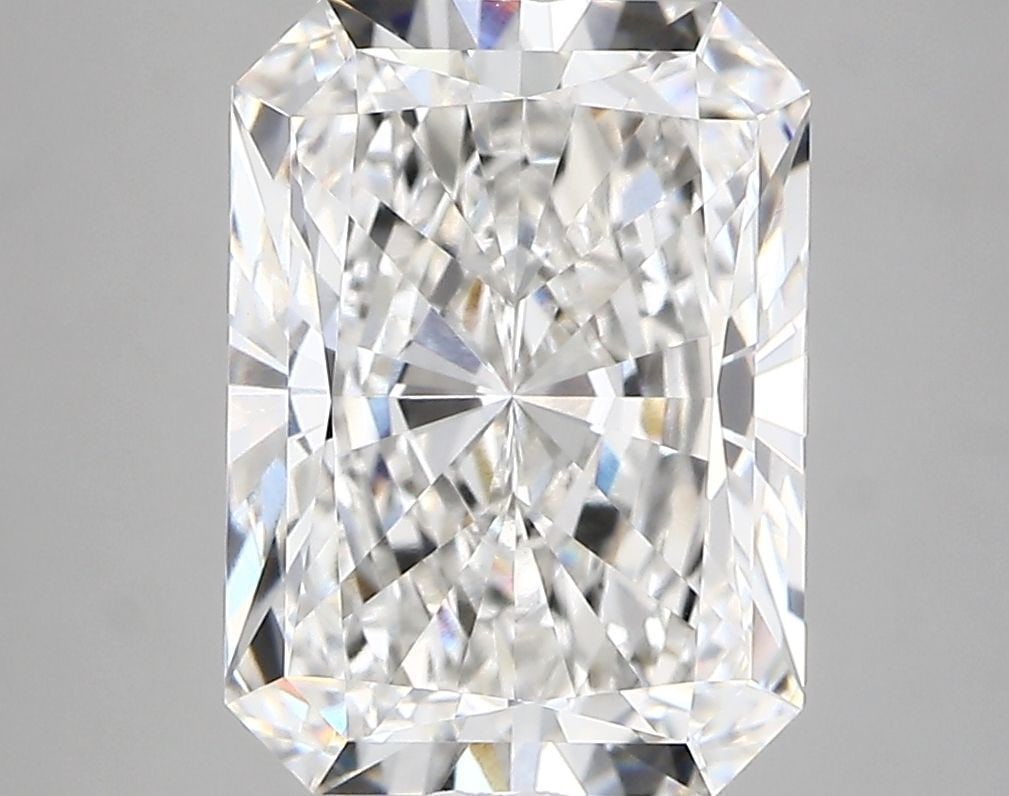 Loose Diamond - RADIANT 4.4ct F VVS2: Loose Diamond - RADIANT 4.4ct F VVS2 Source: This is a real non-mined Diamond that has been grown in a lab Shape: RADIANT Carats: 4.4 Color: F Clarity: VVS2 Certification: IGI Video: