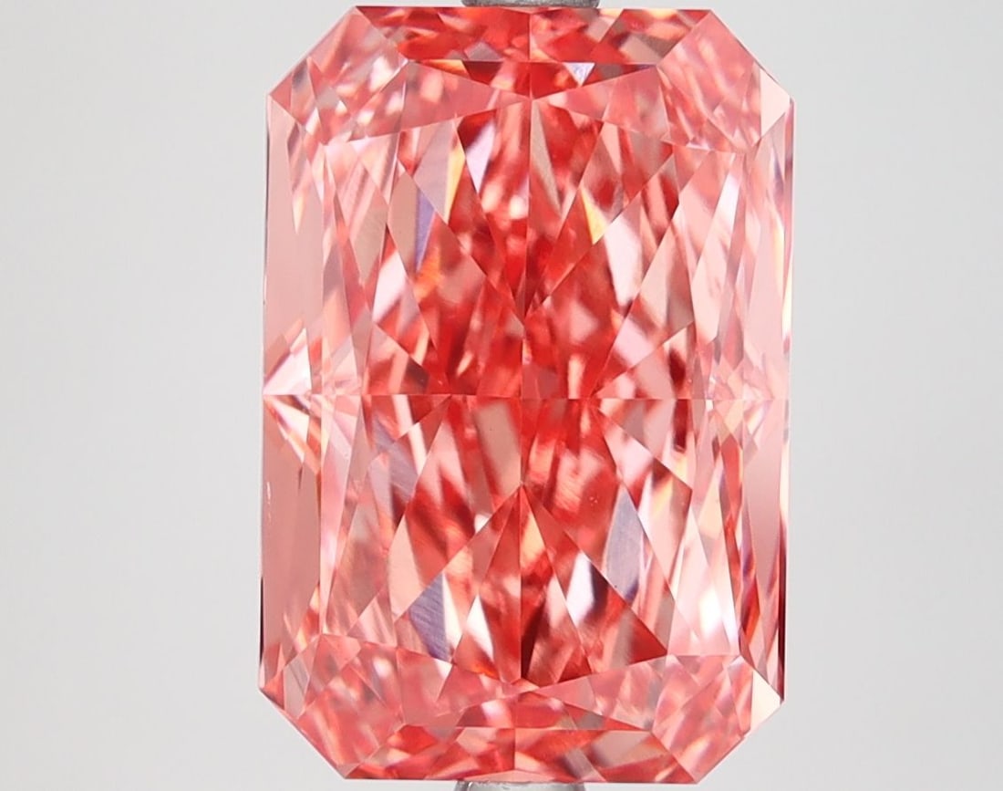 Loose Diamond - RADIANT 5.05ct Fancy Vivid Pink VS2: Loose Diamond - RADIANT 5.05ct Fancy Vivid Pink VS2 Source: This is a real non-mined Diamond that has been grown in a lab Shape: RADIANT Carats: 5.05 Color: Fancy Vivid Pink Certification: IGI Video: