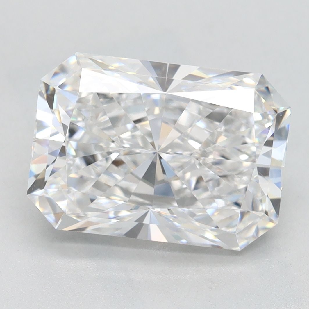 Loose Diamond - RADIANT 3.33ct D VVS1: Loose Diamond - RADIANT 3.33ct D VVS1 Source: This is a real non-mined Diamond that has been grown in a lab Shape: RADIANT Carats: 3.33 Color: D Clarity: VVS1 Certification: GIA Video: