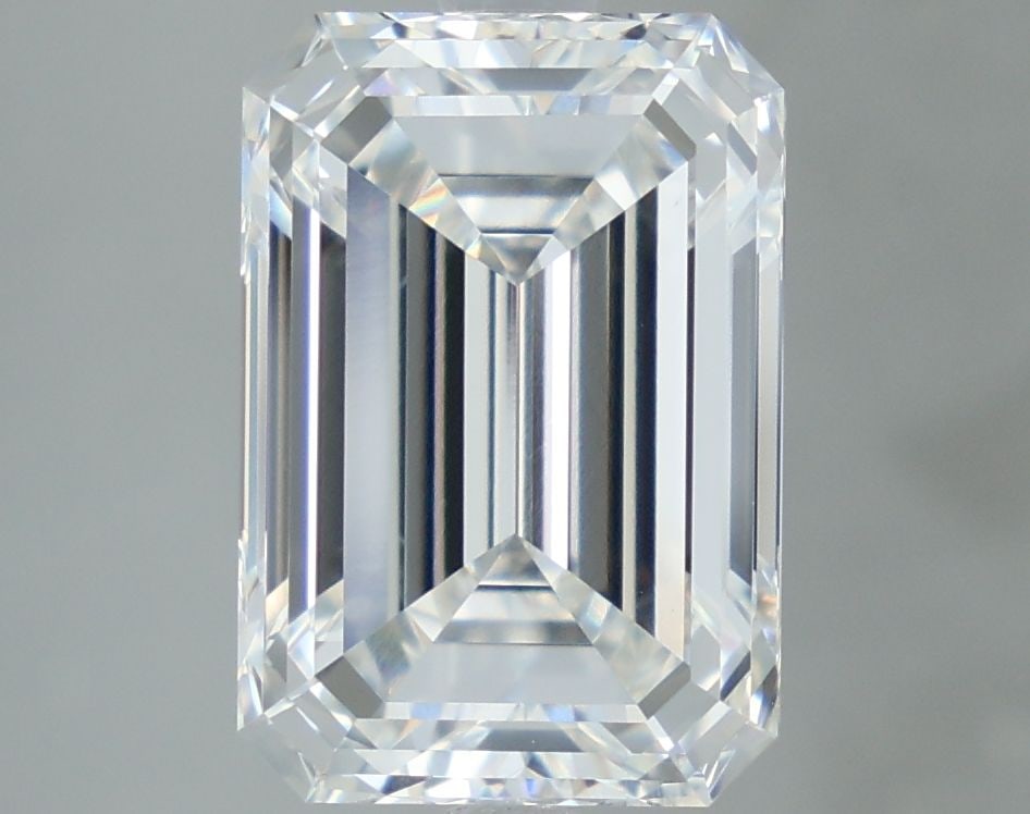 Loose Diamond - EMERALD 4.41ct F VVS2: Loose Diamond - EMERALD 4.41ct F VVS2 Source: This is a real non-mined Diamond that has been grown in a lab Shape: EMERALD Carats: 4.41 Color: F Clarity: VVS2 Certification: IGI Video: