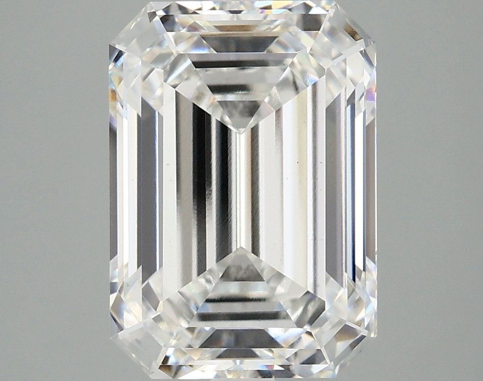 Loose Diamond - EMERALD 5.07ct E VS1: Loose Diamond - EMERALD 5.07ct E VS1 Source: This is a real non-mined Diamond that has been grown in a lab Shape: EMERALD Carats: 5.07 Color: E Clarity: VS1 Certification: IGI Video: