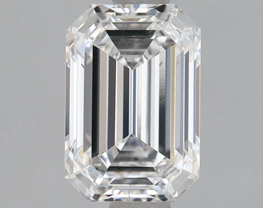Loose Diamond - EMERALD 1.21ct E VS1: Loose Diamond - EMERALD 1.21ct E VS1 Source: This is a real non-mined Diamond that has been grown in a lab Shape: EMERALD Carats: 1.21 Color: E Clarity: VS1 Certification: IGI Video: