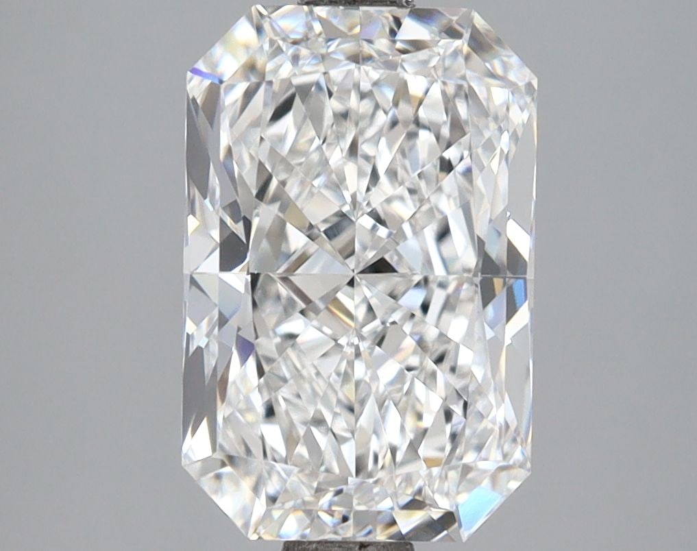 Loose Diamond - RADIANT 3.03ct E VVS2: Loose Diamond - RADIANT 3.03ct E VVS2 Source: This is a real non-mined Diamond that has been grown in a lab Shape: RADIANT Carats: 3.03 Color: E Clarity: VVS2 Certification: IGI Video:
