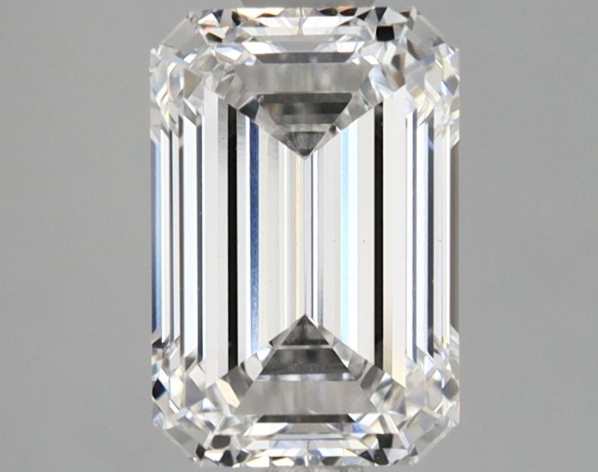 Loose Diamond - EMERALD 2.13ct E VS1: Loose Diamond - EMERALD 2.13ct E VS1 Source: This is a real non-mined Diamond that has been grown in a lab Shape: EMERALD Carats: 2.13 Color: E Clarity: VS1 Certification: GIA Video: