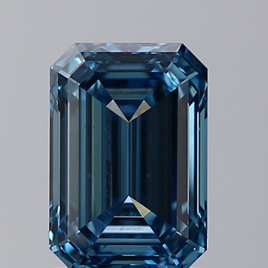 Loose Diamond - EMERALD 1.25ct Fancy Vivid Blue VS1: Loose Diamond - EMERALD 1.25ct Fancy Vivid Blue VS1 Source: This is a real non-mined Diamond that has been grown in a lab Shape: EMERALD Carats: 1.25 Color: Fancy Vivid Blue Certification: IGI Video: