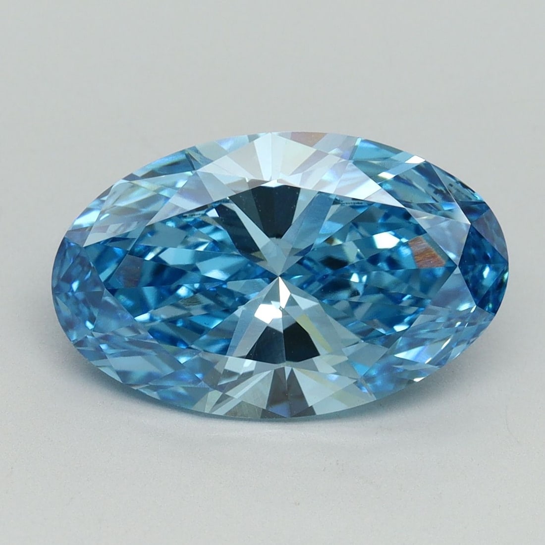 Loose Diamond - OVAL 4.01ct Fancy Vivid Blue VS1: Loose Diamond - OVAL 4.01ct Fancy Vivid Blue VS1 Source: This is a real non-mined Diamond that has been grown in a lab Shape: OVAL Carats: 4.01 Color: Fancy Vivid Blue Certification: IGI Video: