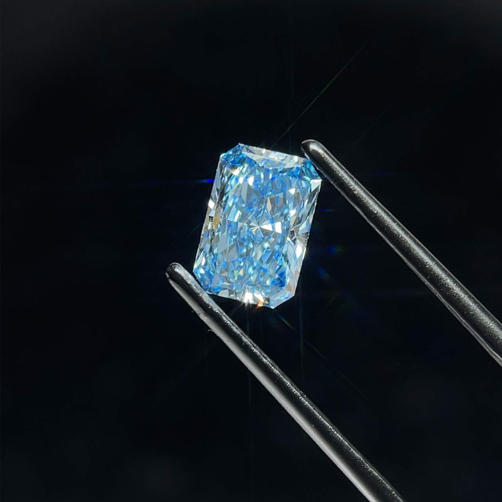 Loose Diamond - RADIANT 1.78ct Fancy Vivid Blue VS1 (1 of 1)