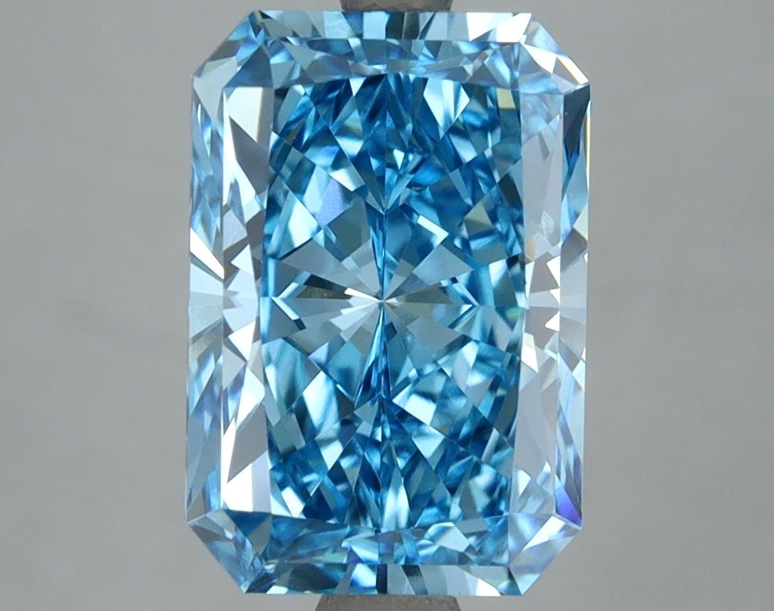 Loose Diamond - RADIANT 4.0ct Fancy Vivid Blue VVS2: Loose Diamond - RADIANT 4.0ct Fancy Vivid Blue VVS2 Source: This is a real non-mined Diamond that has been grown in a lab Shape: RADIANT Carats: 4.0 Color: Fancy Vivid Blue Certification: IGI Video: