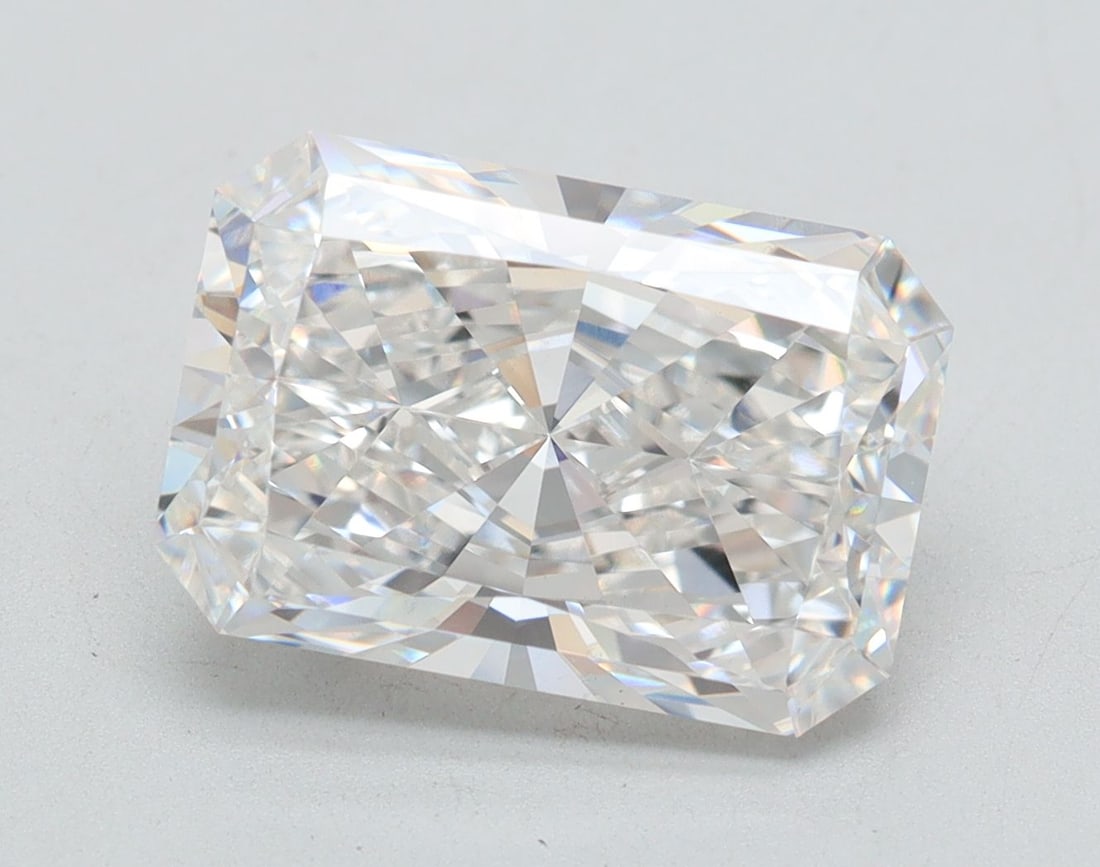 Loose Diamond - RADIANT 3.21ct F VS1: Loose Diamond - RADIANT 3.21ct F VS1 Source: This is a real non-mined Diamond that has been grown in a lab Shape: RADIANT Carats: 3.21 Color: F Clarity: VS1 Certification: GIA Video: