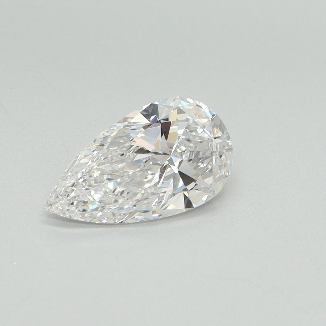 Loose Diamond - PEAR 1.0ct D VVS2: Loose Diamond - PEAR 1.0ct D VVS2 Source: This is a real non-mined Diamond that has been grown in a lab Shape: PEAR Carats: 1.0 Color: D Clarity: VVS2 Certification: IGI Video: