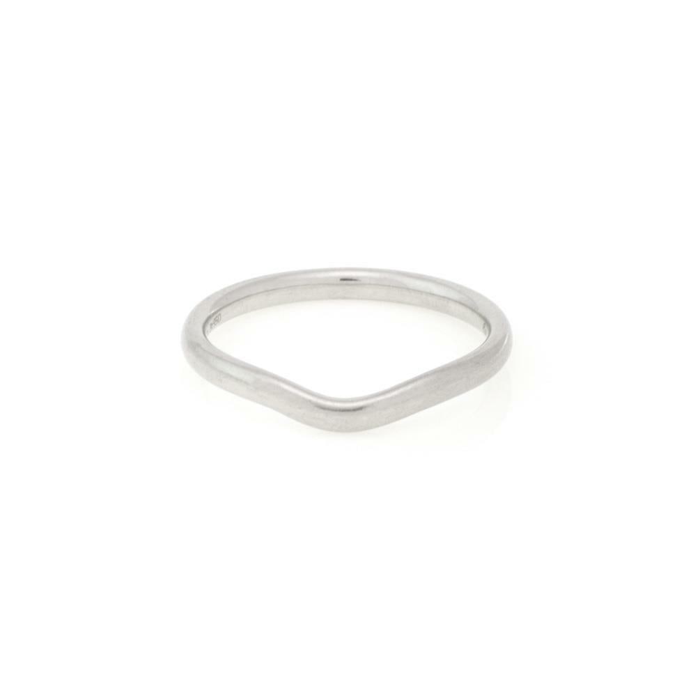 Tiffany & Co. Elsa Peretti Curved Platinum Wedding Band Ring: Tiffany & Co. Elsa Peretti Curved Platinum Wedding Band Ring This exquisite wedding band from Tiffany & Co. features a timeless design by renowned designer Elsa Peretti, part of her Curved collection.