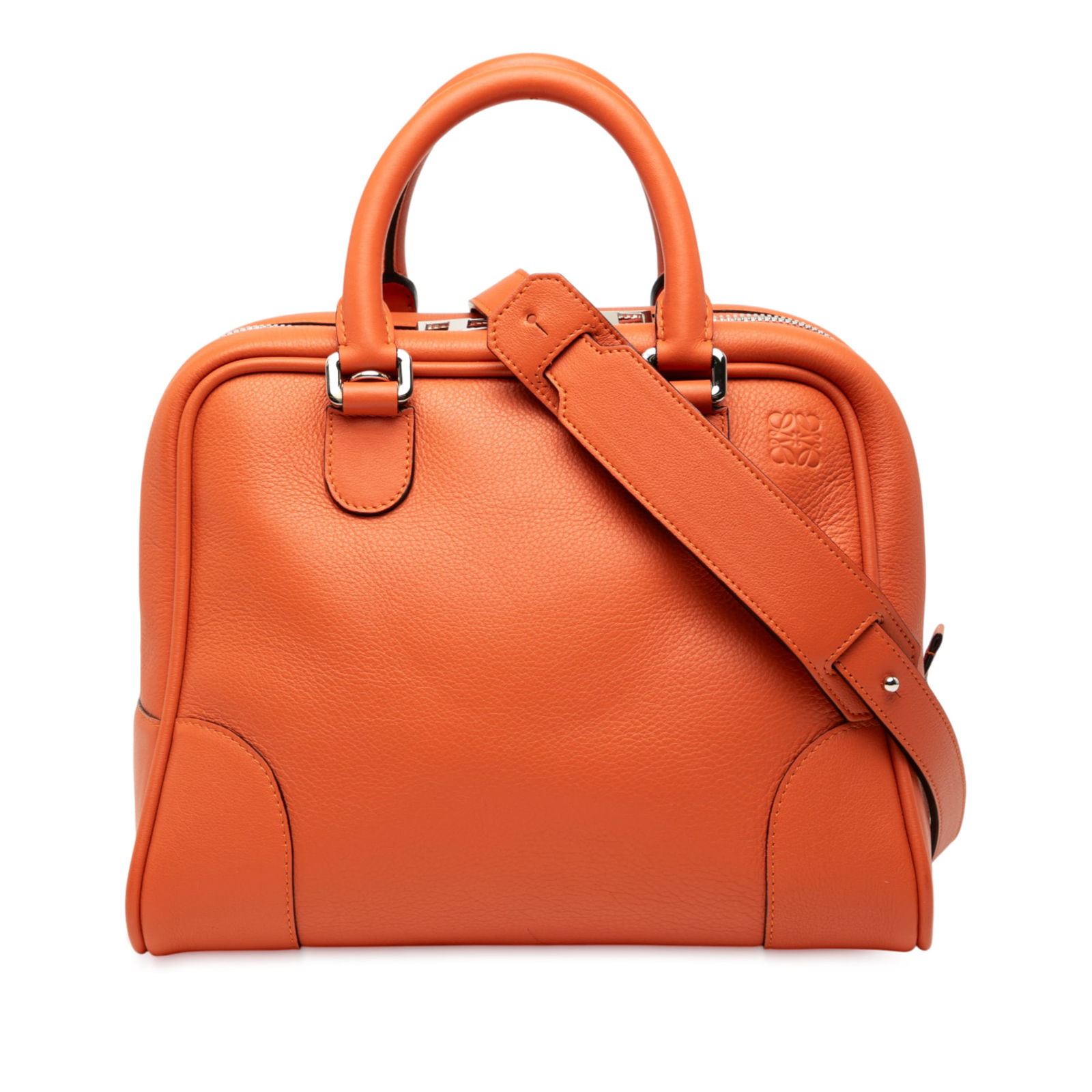 LOEWE Medium Amazona 75 Leather Satchel in Orange: LOEWE Medium Amazona 75 Leather Satchel in Orange Introducing the LOEWE Medium Leather Amazona 75 Satchel, a stylish and versatile bag crafted from premium calfskin leather. This satchel features eleg