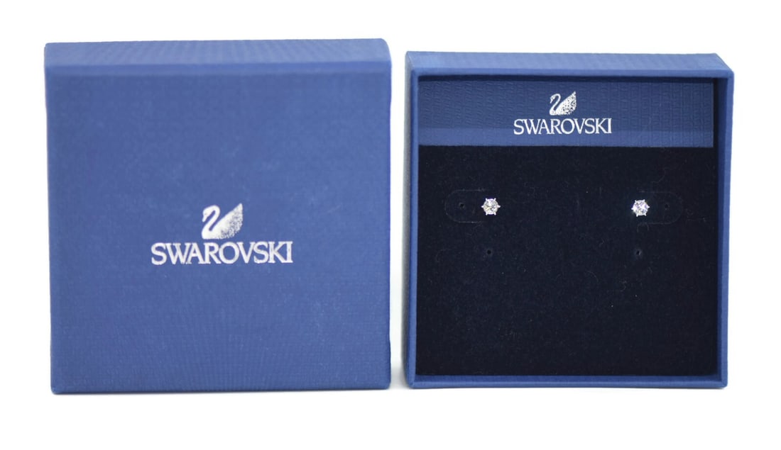 Swarovski Botanic Crystal Stud Earrings 5071152 Authentic (1 of 4)