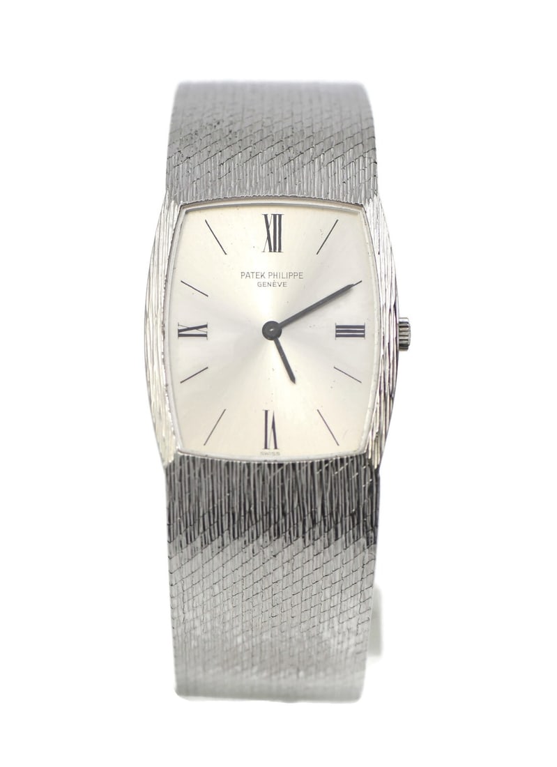 Patek Philippe Gondolo 18K White Gold Watch Ref 3528 Authentic: Patek Philippe Gondolo 18K White Gold Watch Ref 3528 Authentic Discover the exquisite elegance of the Patek Philippe Gondolo wristwatch, a timeless piece crafted in 18K white gold. This pre-owned time
