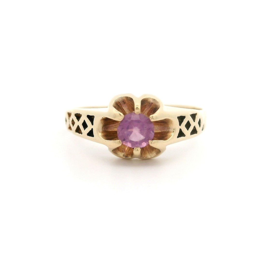 Vintage 10k Yellow Gold Amethyst Solitaire Petite Ring: Vintage 10k Yellow Gold Amethyst Solitaire Petite Ring This exquisite vintage ring features a stunning solitaire natural amethyst set in a delicate buttercup prong design. The round cut amethyst showc
