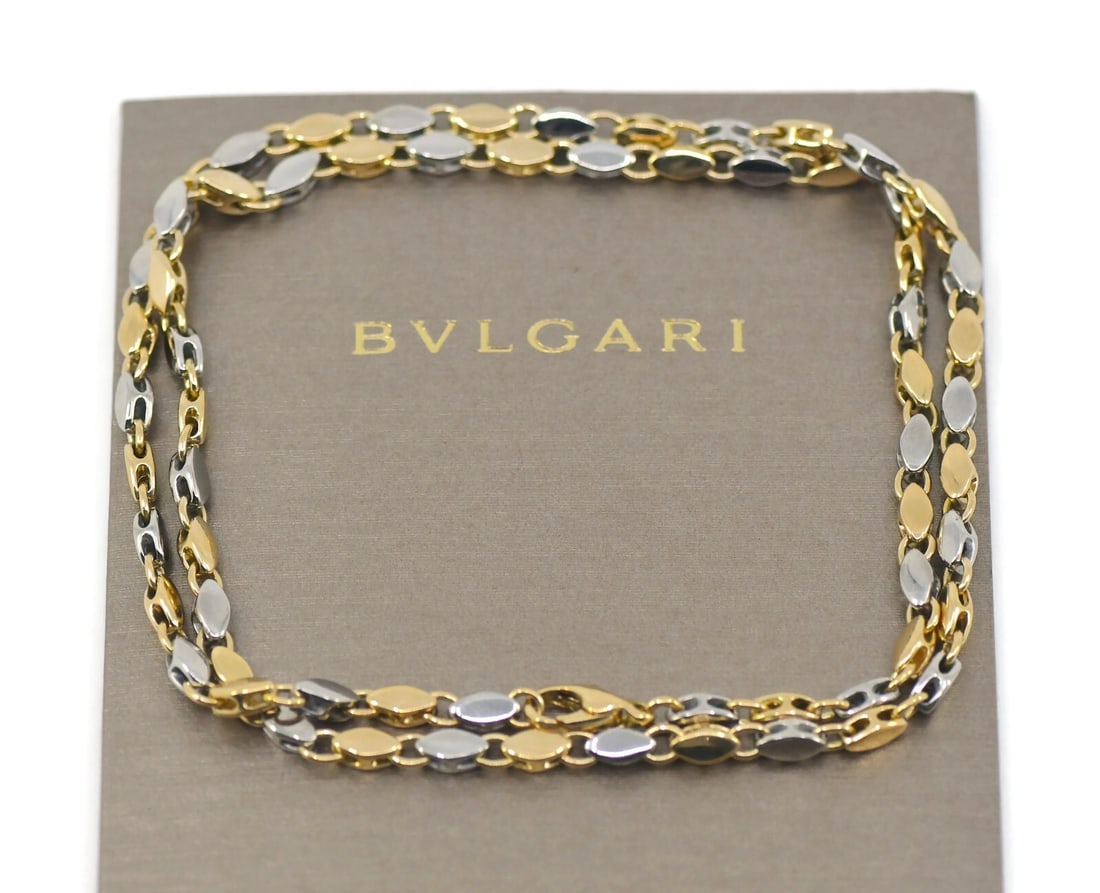 Bvlgari 18K Tri-Color Gold Chain Necklace Authentic: Bvlgari 18K Tri-Color Gold Chain Necklace Authentic This exquisite Bulgari necklace features a stunning tri-color design crafted from 18K gold, showcasing a harmonious blend of yellow, white, and rose