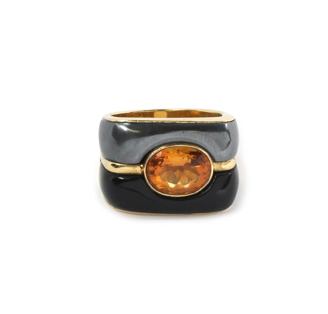 Ming's 18k Yellow Gold Citrine Onyx Hematite Ring 15.5mm Wide: Ming's 18k Yellow Gold Citrine Onyx Hematite Ring 15.5mm Wide This stunning Ming's ring is an exquisite example of fine jewelry, expertly crafted from 18k yellow gold. The ring features a unique long