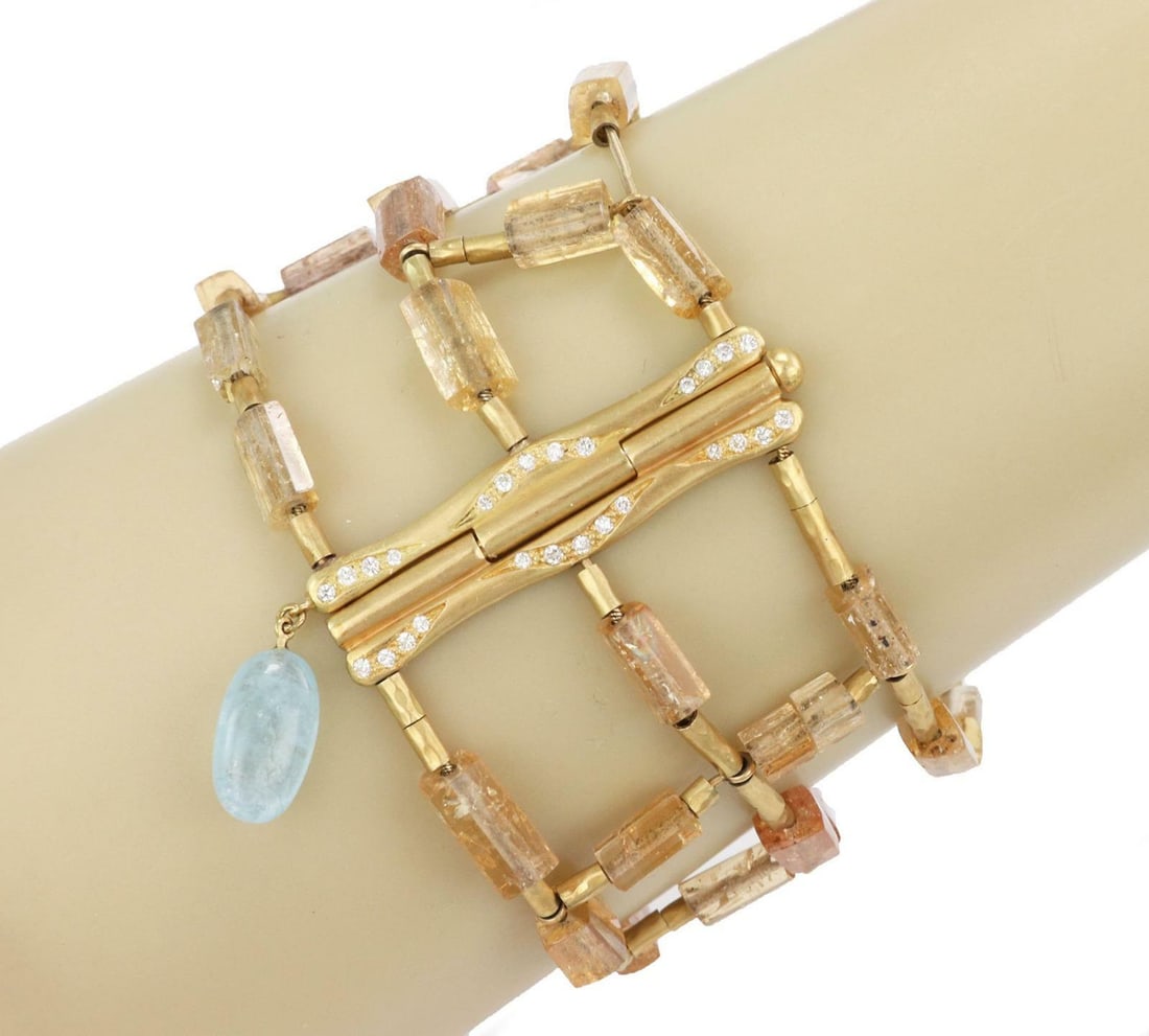 H.Stern 18k Yellow Gold Diamond Citrine Bracelet with Box: H.Stern 18k Yellow Gold Diamond Citrine Bracelet with Box This exquisite bracelet from H.Stern showcases a stunning design in 18k yellow gold, featuring a unique hammered and satin finish. The wide op