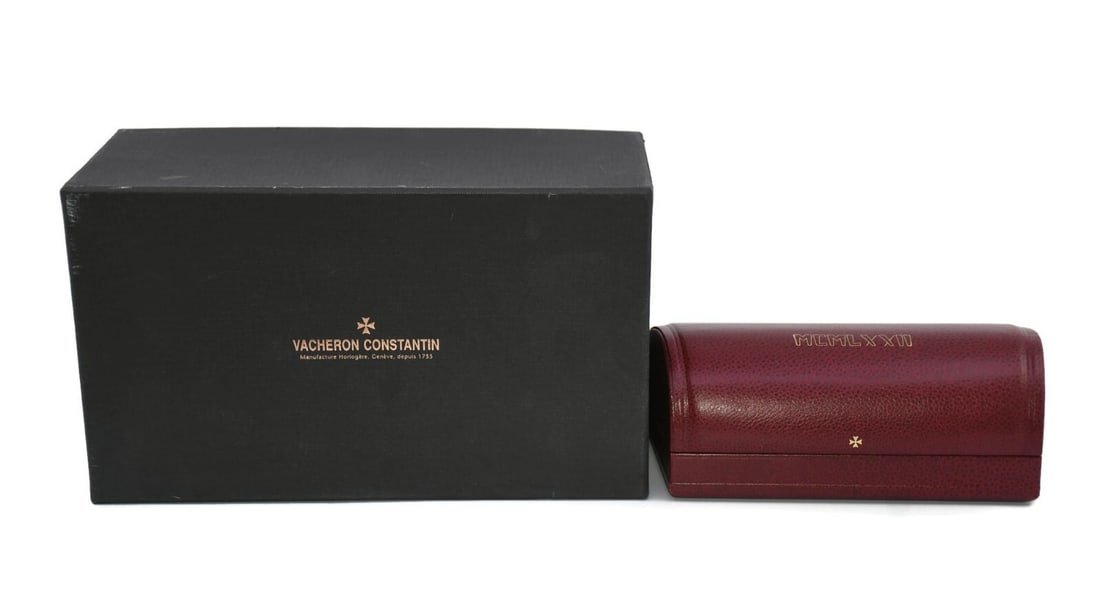Authentic Vacheron Constantin Presentation Watch Box 9x5x5 Inches: Authentic Vacheron Constantin Presentation Watch Box 9x5x5 Inches This elegant Vacheron Constantin watch box is designed for the presentation of a single timepiece. Measuring 9 x 5 x 5 inches, it offe