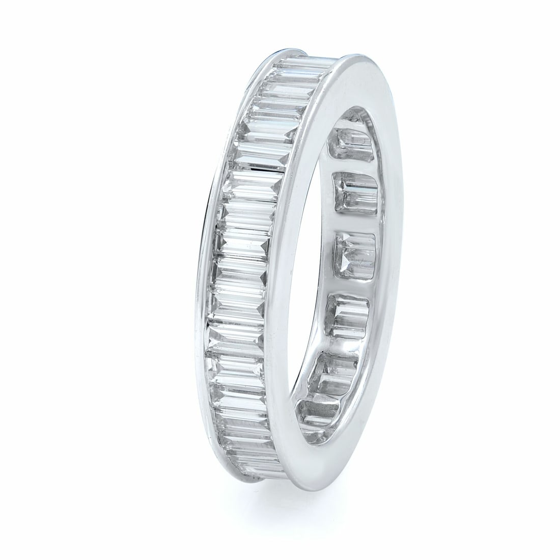 Rachel Koen 18K White Gold Baguette Diamond Eternity Ring 2.26cts: Rachel Koen 18K White Gold Baguette Diamond Eternity Ring 2.26cts This exquisite eternity ring features a stunning arrangement of channel-set, baguette-cut diamonds, totaling 2.26 carats, crafted in 1
