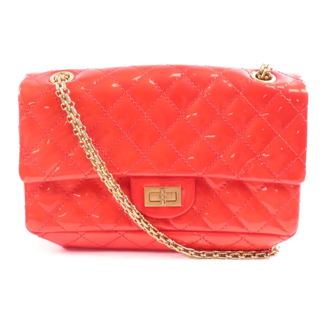 CHANEL 2.55 Red Patent Leather Shoulder Bag with GHW: CHANEL 2.55 Red Patent Leather Shoulder Bag with GHW This exquisite CHANEL 2.55 Chain Shoulder Bag is crafted from luxurious patent leather in a striking red hue, perfect for adding a pop of color to