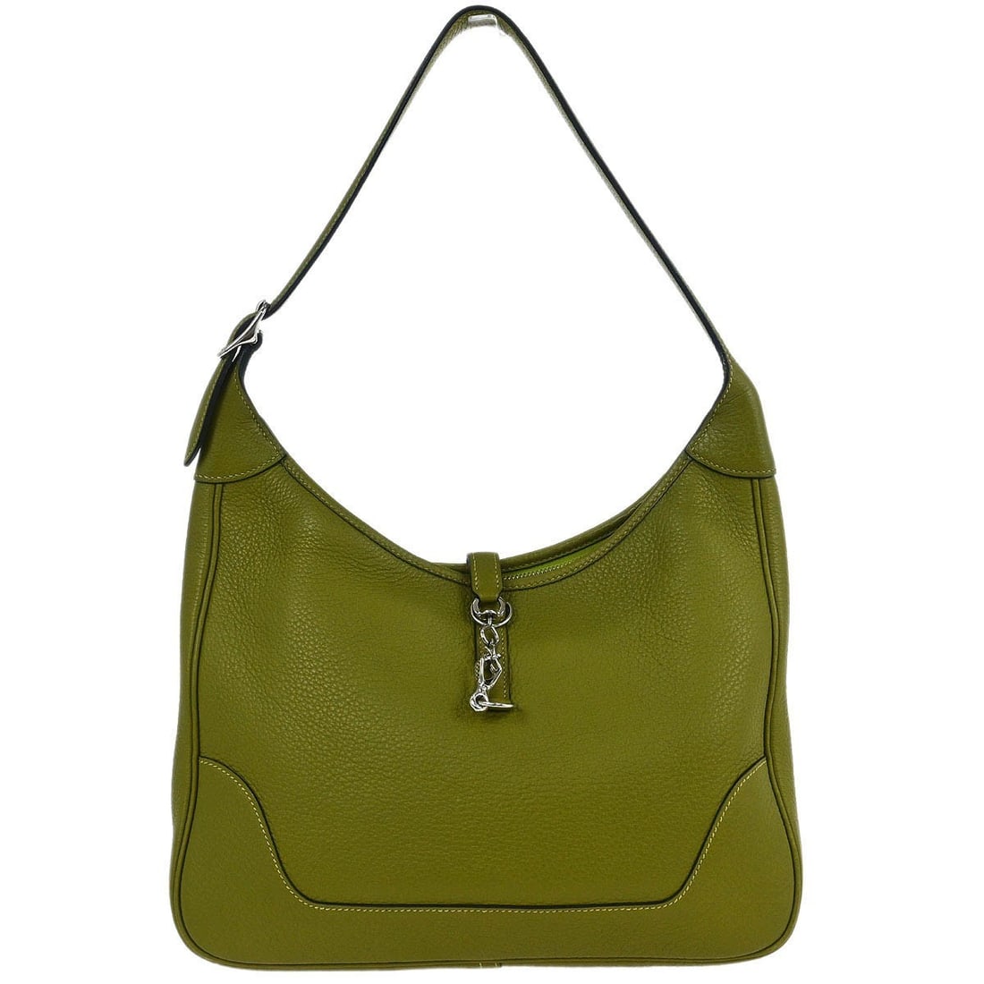 Pre-Owned Hermes Trim Shoulder Bag in Green: Pre-Owned Hermes Trim Shoulder Bag in Green This pre-owned Hermes Trim shoulder bag features a classic green color and is designed for women. It is in good condition with some scuffs present on both t