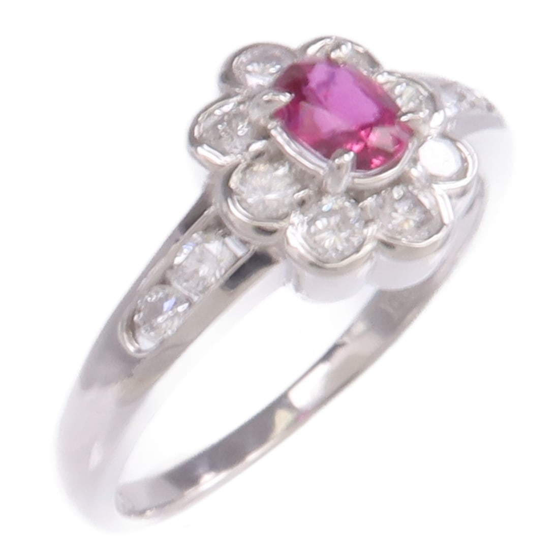 Platinum PT900 Ring with Ruby and Diamond Size 7.25: Platinum PT900 Ring with Ruby and Diamond Size 7.25 This ring features a vivid red ruby as the main stone, set in high-purity PT900 platinum. The ring is crafted in a classic style and is sized at US