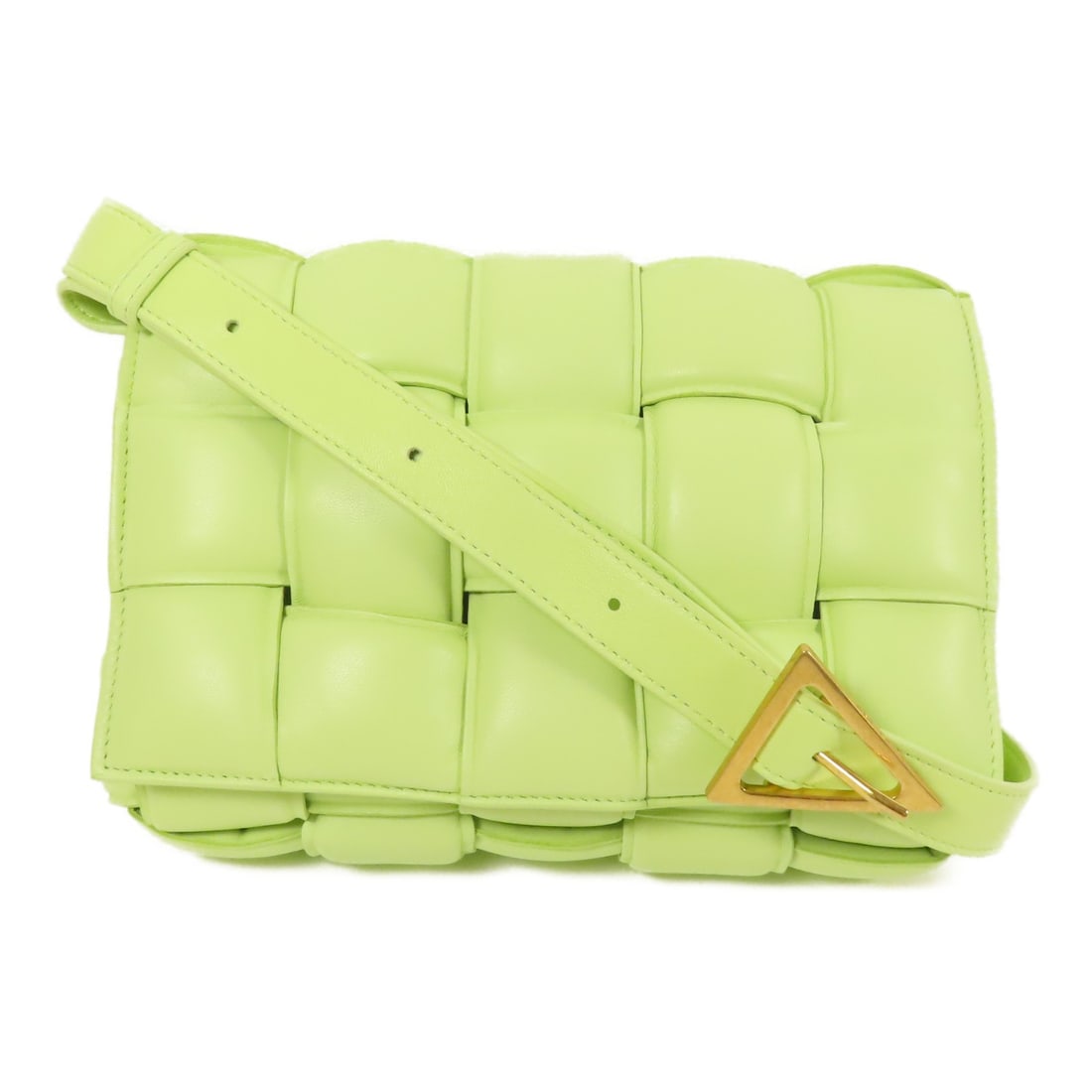 Bottega Veneta GHW Cassette Shoulder Bag Green Lambskin Leather: Bottega Veneta GHW Cassette Shoulder Bag Green Lambskin Leather This exquisite Bottega Veneta Cassette Shoulder Bag is crafted from luxurious lambskin leather in a vibrant green hue. With its sleek de
