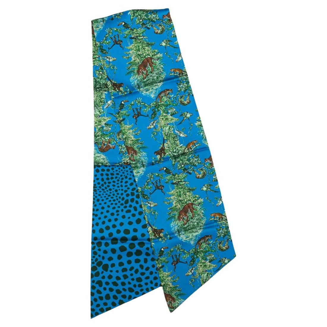 Hermes Turquoise Equateur Maxi Twilly Scarf with Floral Detail: Hermes Turquoise Equateur Maxi Twilly Scarf with Floral Detail Introducing the Hermes Turquoise Equateur Maxi Twilly, a luxurious accessory that embodies elegance and style. This exquisite scarf featu