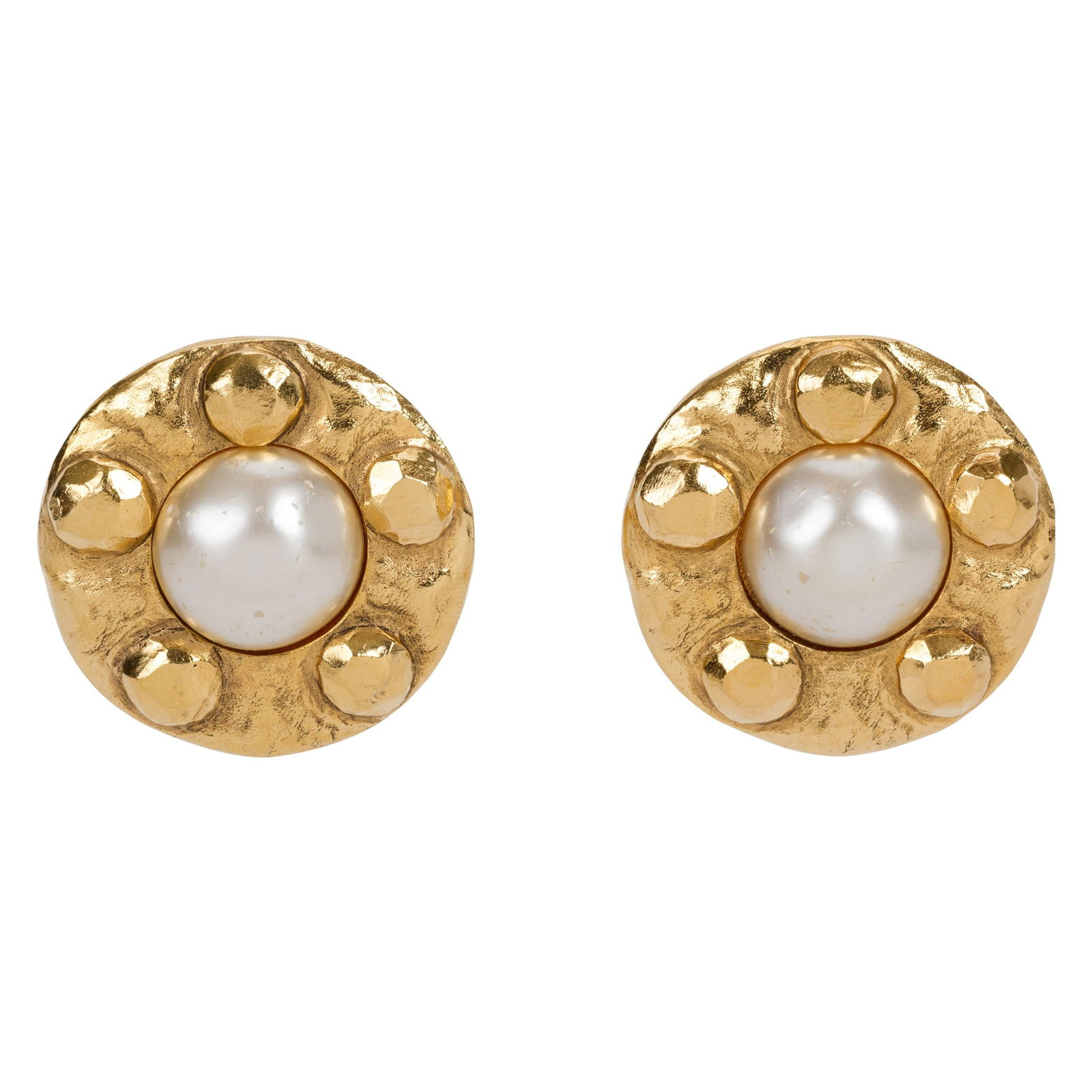 1980s Chanel Goldtone Hammered Pearl Clip-On Earrings with Box: 1980s Chanel Goldtone Hammered Pearl Clip-On Earrings with Box Celebrate vintage elegance with these stunning 1980's Vintage Chanel Hammered Pearl Earrings. These exquisite earrings feature a hammered