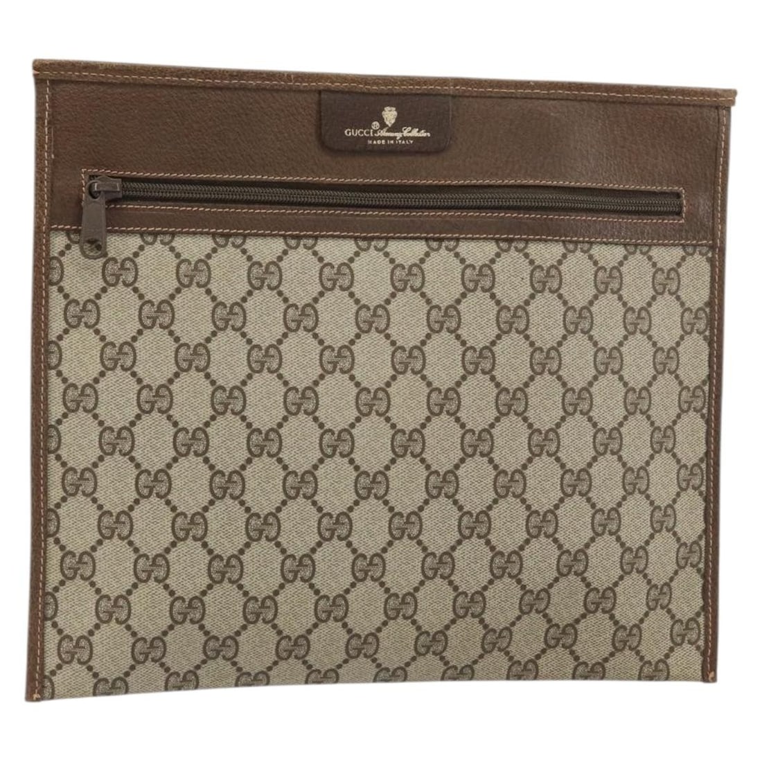 Beige GG Supreme Clutch by Gucci: Beige GG Supreme Clutch by Gucci This pre-owned Gucci GG Supreme clutch bag features beige leather with the signature GG Supreme pattern. The bag shows noticeable signs of use, including surface loss
