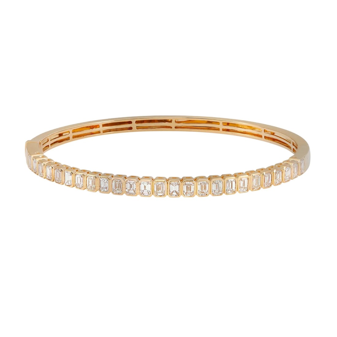 Rachel Koen 18K Yellow Gold Bezel Set Emerald Cut Diamond Bangle 2.52Cttw: Rachel Koen 18K Yellow Gold Bezel Set Emerald Cut Diamond Bangle 2.52Cttw This exquisite bezel set emerald cut diamond bangle bracelet is a stunning addition to any jewelry collection. Crafted from 18