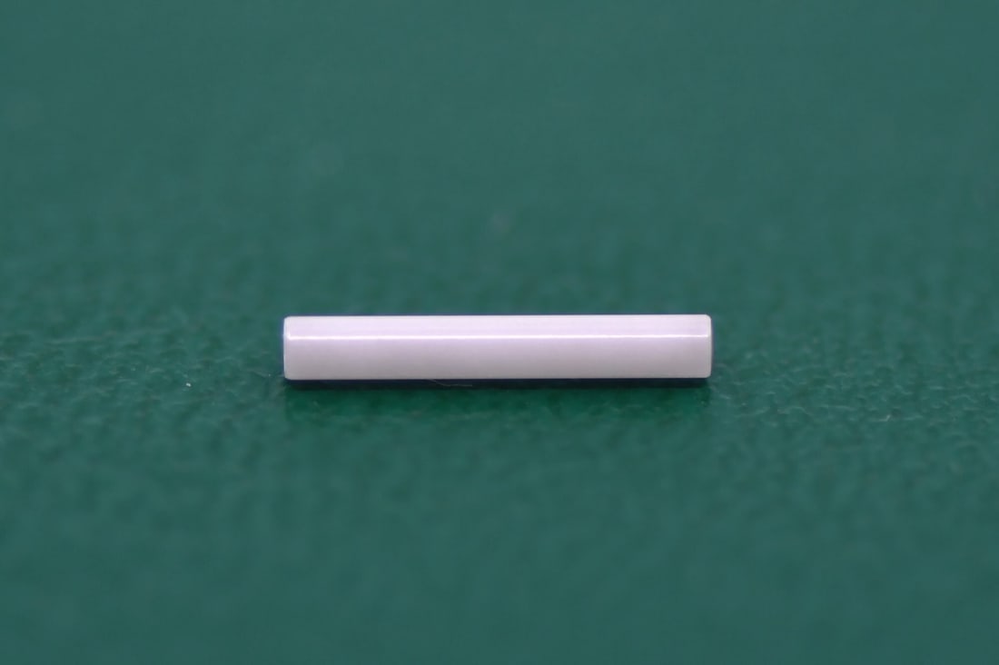 Rolex Day-Date 9mm Ceramic Link Band Tube 100% Authentic: Rolex Day-Date 9mm Ceramic Link Band Tube 100% Authentic Upgrade your Rolex Day-Date with this genuine ceramic band link. Specifically designed for the Rolex Day-Date models, this 9mm link seamlessly