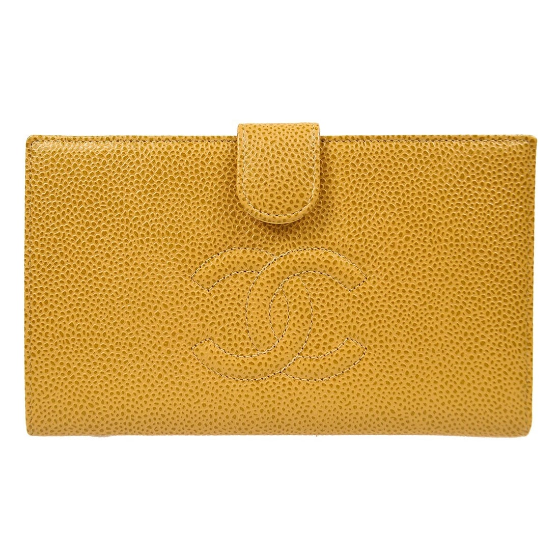 Chanel Vintage Beige Caviar Skin Long Bifold Wallet: Chanel Vintage Beige Caviar Skin Long Bifold Wallet This elegant Chanel Long Bifold Wallet showcases a luxurious beige caviar skin leather exterior. Featuring the iconic CC pattern, this vintage piece