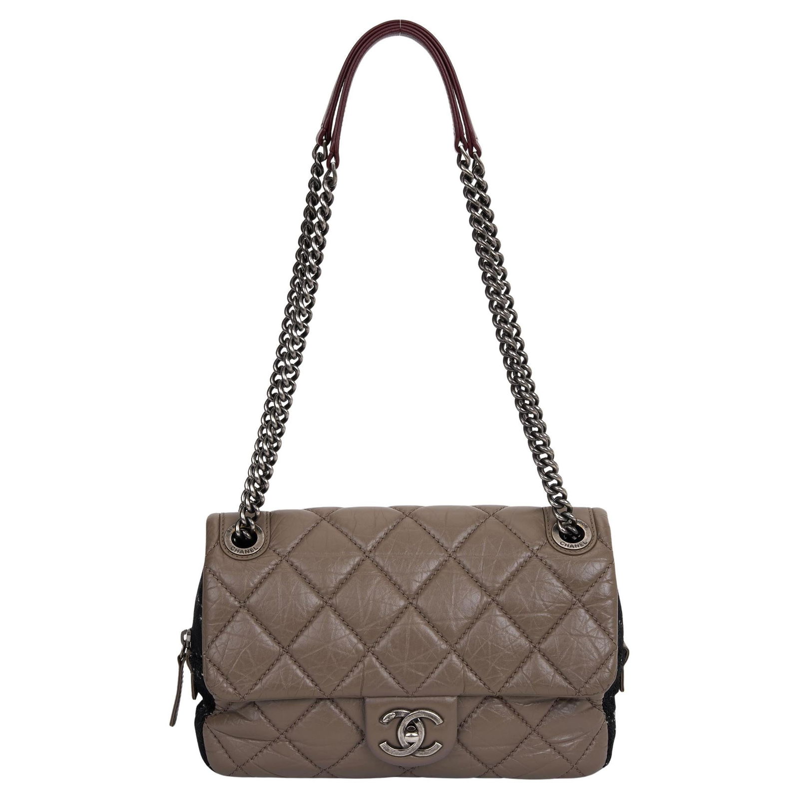 Chanel Taupe Tweed Portobello Flap Bag by Karl Lagerfeld: Chanel Taupe Tweed Portobello Flap Bag by Karl Lagerfeld Introducing the exquisite Chanel Taupe Tweed Portobello Flap Bag, a stunning creation by Karl Lagerfeld from the Fall 2013 collection. This des