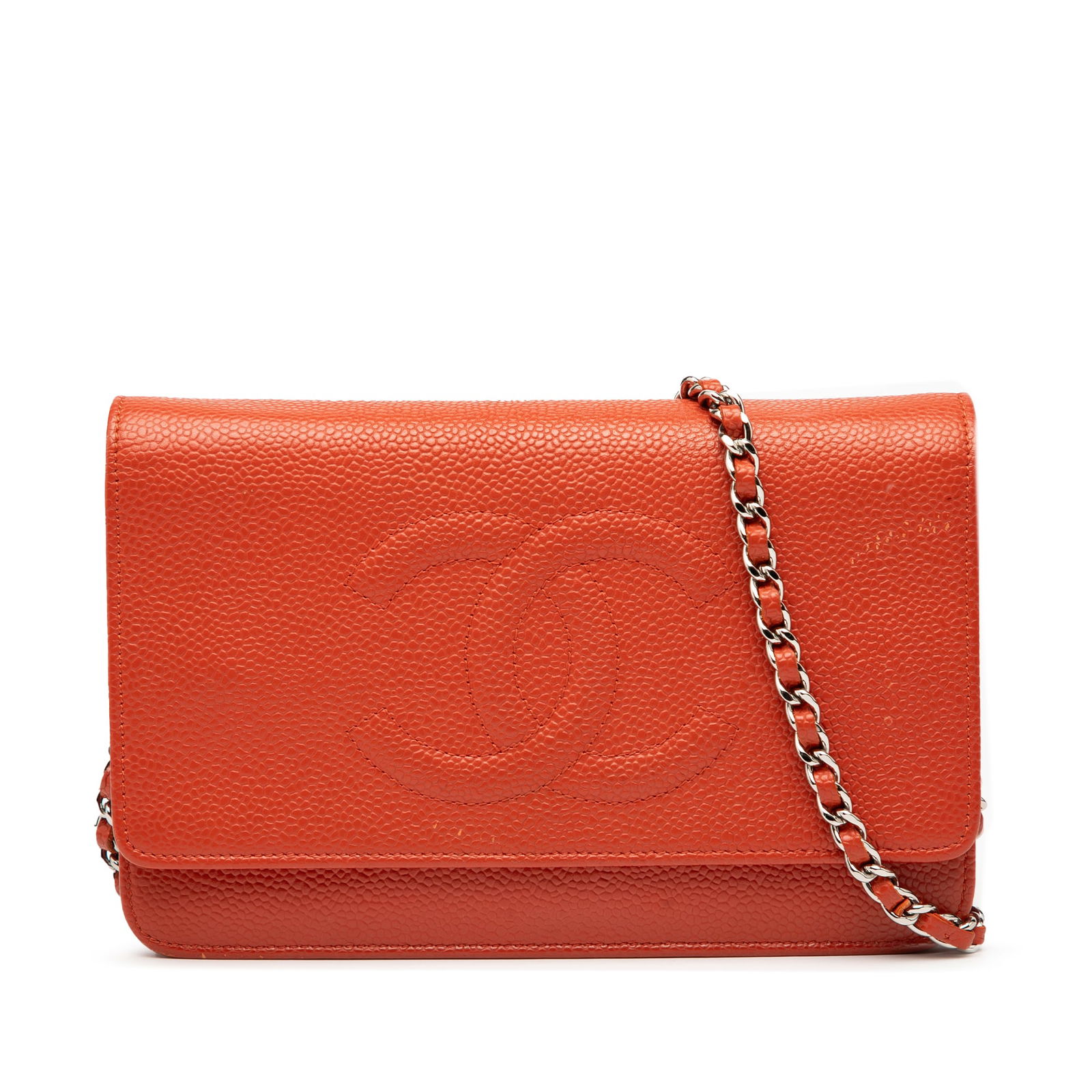 Chanel CC Wallet On Chain Caviar Leather Orange Italy: Chanel CC Wallet On Chain Caviar Leather Orange Italy This Chanel CC Caviar Wallet On Chain showcases a luxurious caviar leather body complemented by a woven leather chain strap. It features a conveni