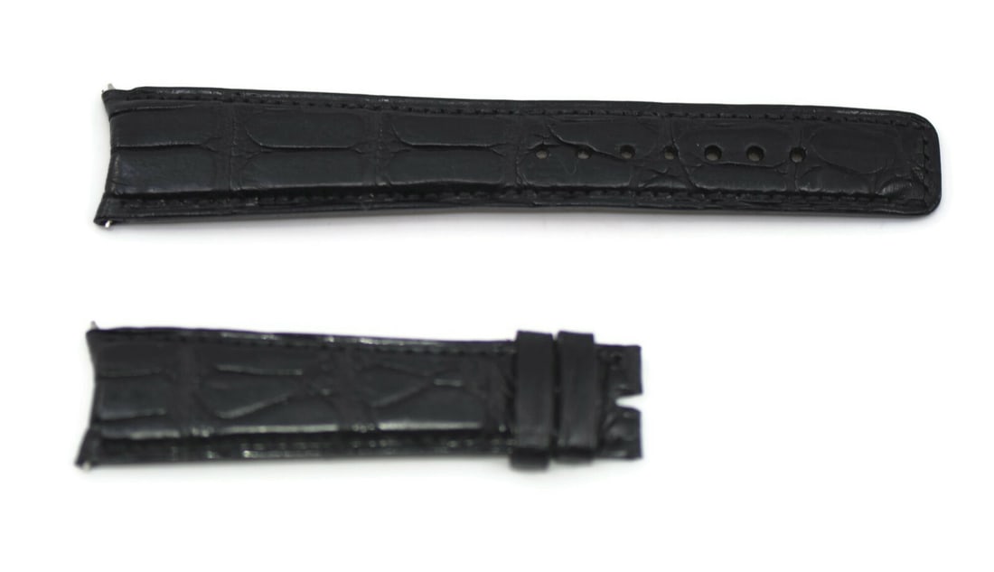 Pierre Kunz Black Leather 20mm Wristwatch Band Authentic: Pierre Kunz Black Leather 20mm Wristwatch Band Authentic This Pierre Kunz wristwatch band features a sleek black leather design, perfect for enhancing your timepiece. With a band width of 20 mm, it pr