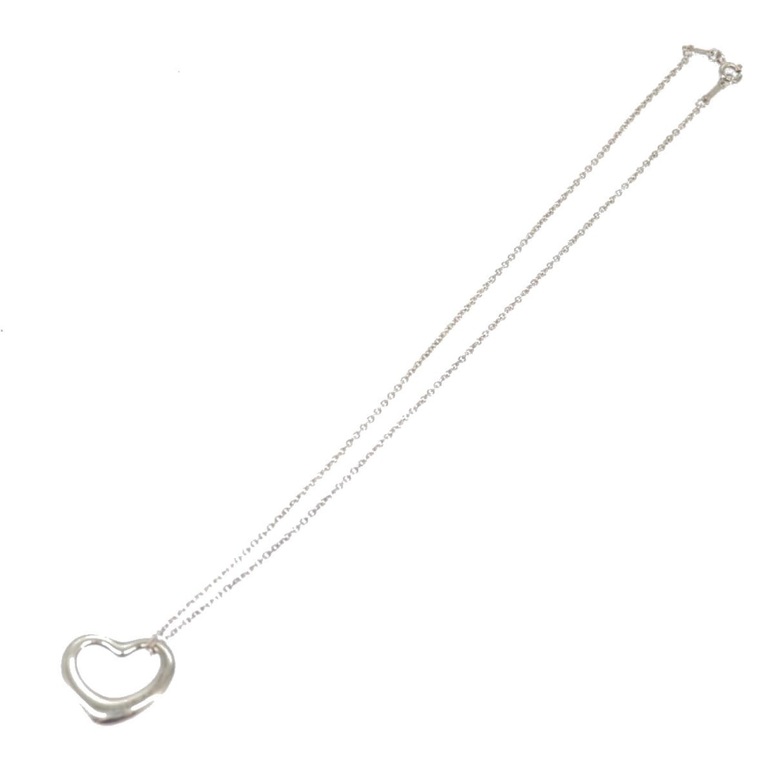 TIFFANY&Co. Silver 41cm Necklace with Dust Bag: TIFFANY&Co. Silver 41cm Necklace with Dust Bag This elegant Tiffany & Co. necklace is crafted from high-quality Ag925 silver, showcasing a sleek design perfect for any occasion. The necklace measures