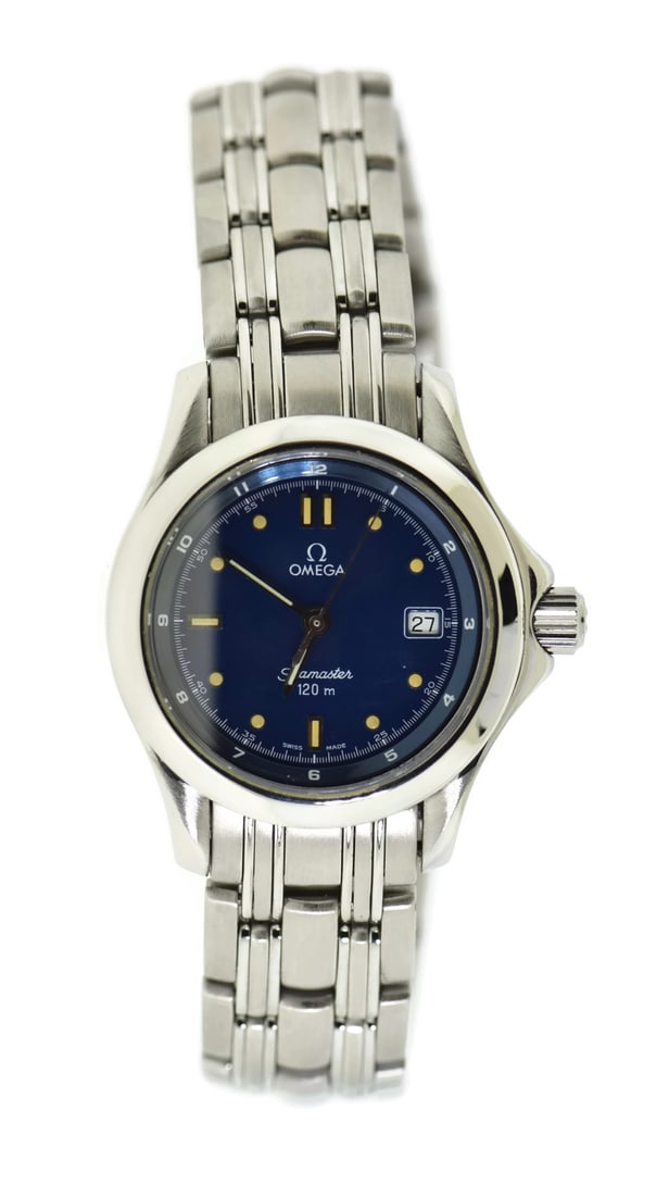 Omega Seamaster Blue Dial Stainless Steel Quartz Watch 28mm Authentic: Omega Seamaster Blue Dial Stainless Steel Quartz Watch 28mm Authentic Discover the elegance of the Omega Seamaster 120m, a stunning wristwatch featuring a vibrant blue dial and matching blue band. Thi