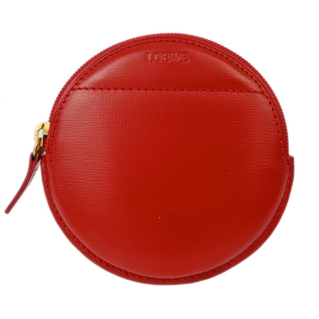 Loewe Red Leather Coin Purse Wallet Pouch with Logo: Loewe Red Leather Coin Purse Wallet Pouch with Logo This Loewe Red Coin Purse Wallet is a stylish accessory perfect for casual occasions. Crafted from high-quality leather, it features a zip closure a