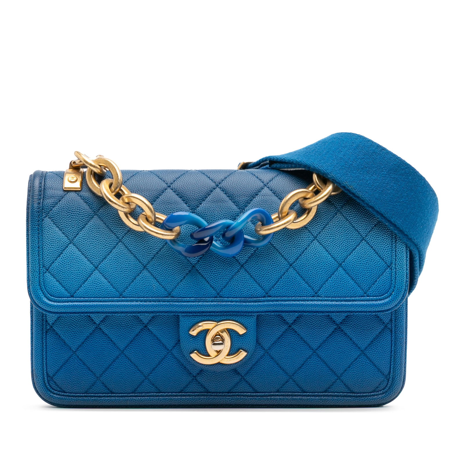 Chanel Medium Quilted Caviar Blue Sunset On The Sea Flap Bag: Chanel Medium Quilted Caviar Blue Sunset On The Sea Flap Bag The Chanel Medium Quilted Caviar Sunset On The Sea Flap bag showcases a stunning quilted caviar leather exterior in a vibrant blue hue. It